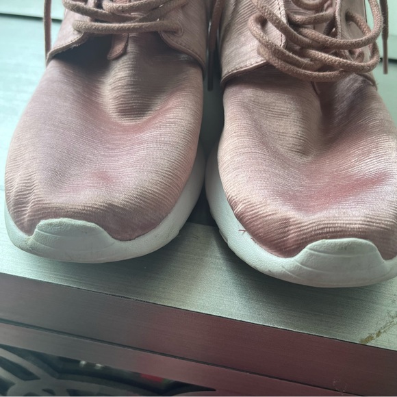 Nike Roshe Ones Elemental Pink Sz 8 - Picture 5 of 5